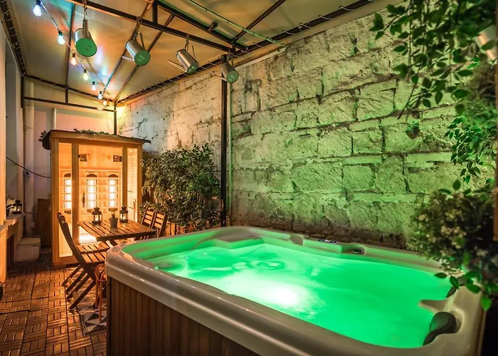 Bohemic Apartment Terrace & Jakuzzi & Sauna
