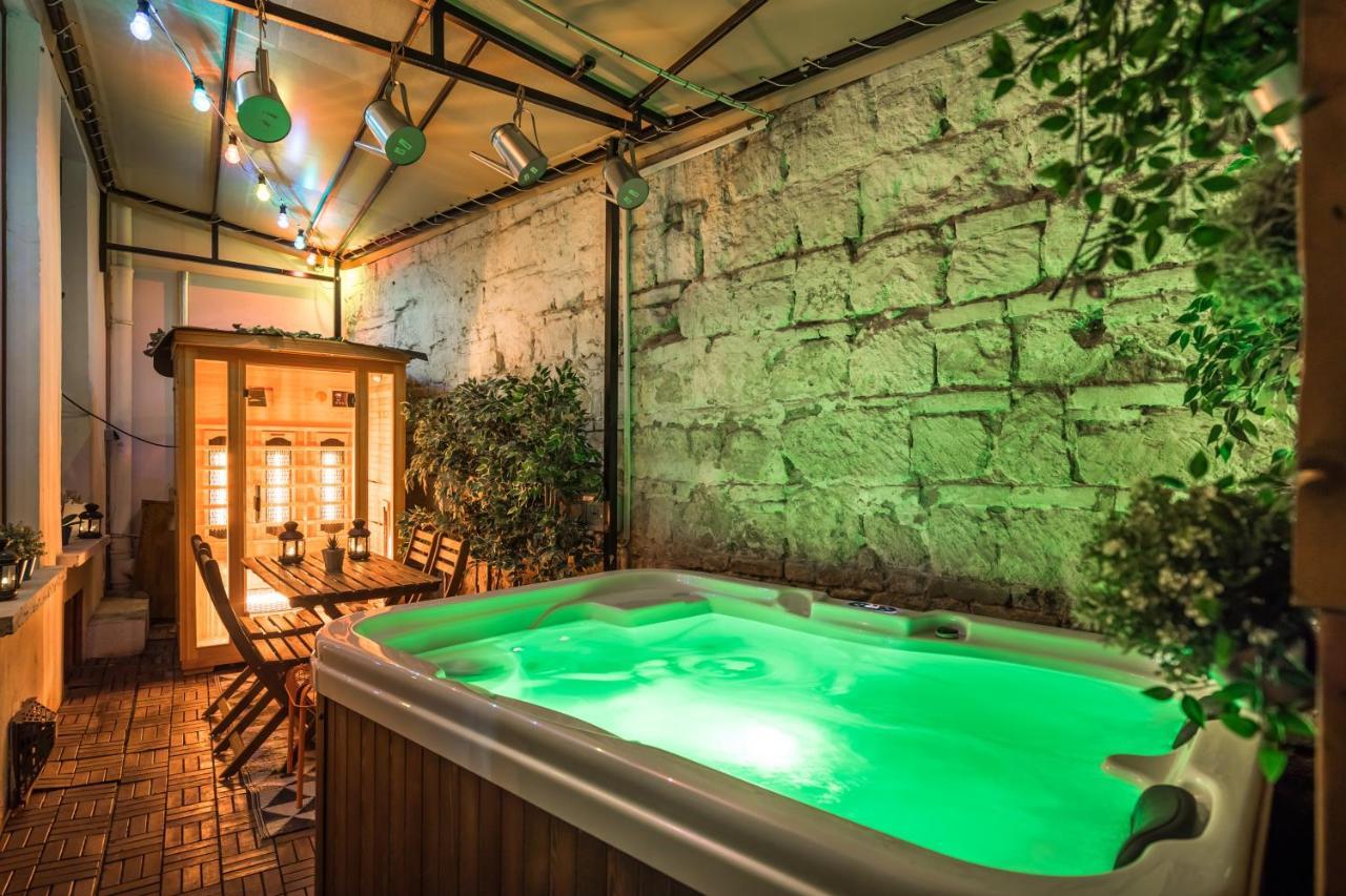 Bohemic Apartment Terrace & Jakuzzi & Sauna Apartment Budapest
