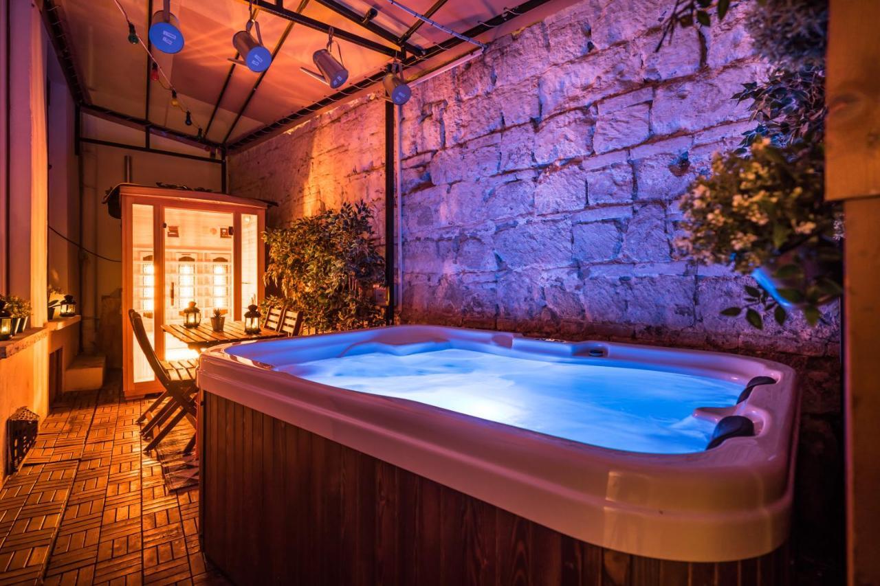 Bohemic Apartment Terrace & Jakuzzi & Sauna Apartment *