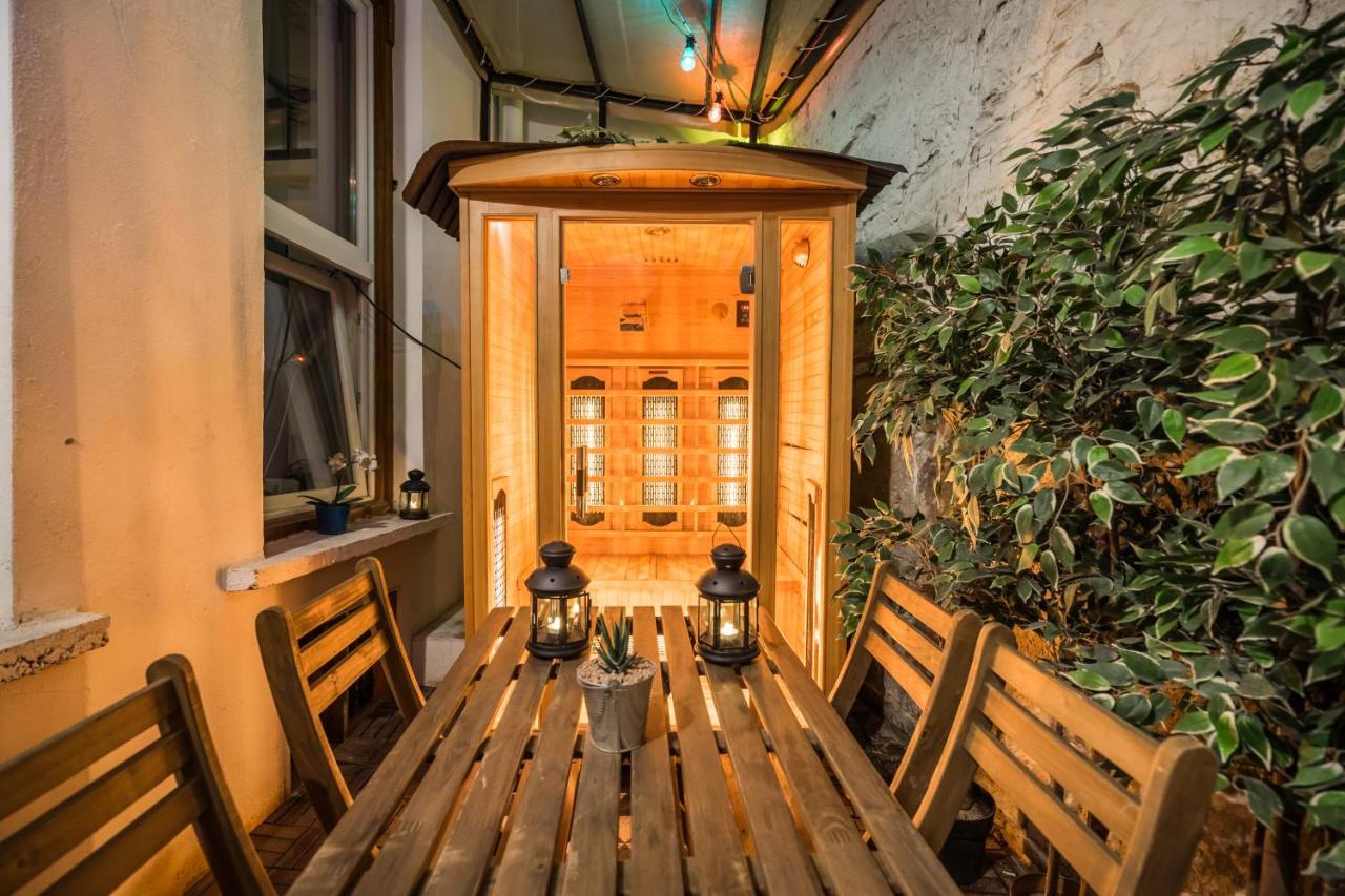 Bohemic Apartment Terrace & Jakuzzi & Sauna Apartment Budapest
